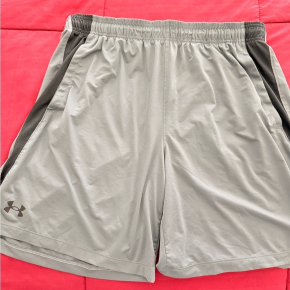 Under Armour Men's Gray Athletic Shorts - Picture 1 of 2